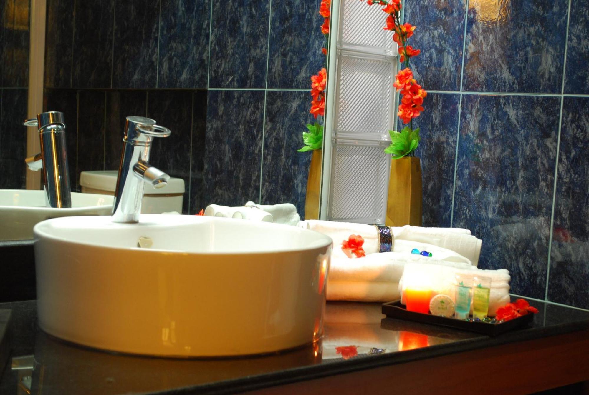 The Orchard Cebu Hotel & Suites Powered By Cocotel Mandaue Eksteriør billede